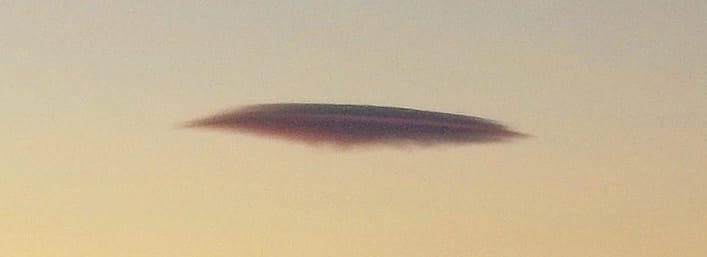 Лентикулярные облака