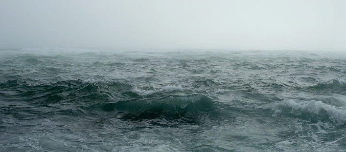 Шторм на море